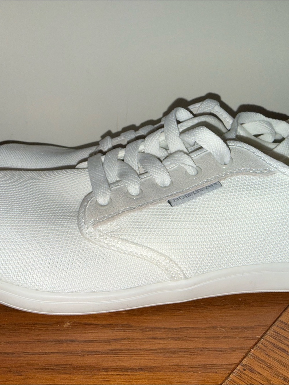 Women’s HOBIEBEAR White Canvas Lace-Up Sneakers WIDE TOE size 9.5 women 8.5 Men